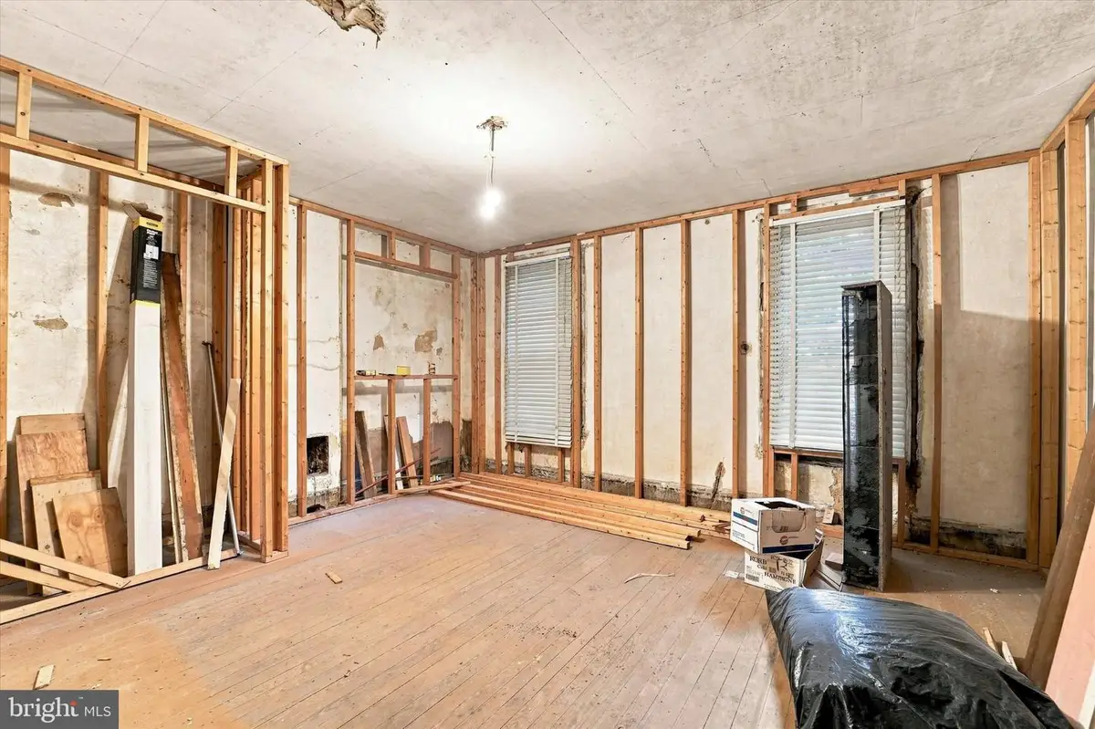 3401 Powers St, Philadelphia, PA 19129 - #1