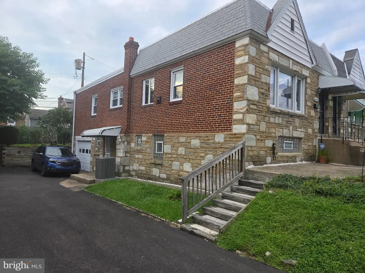 8116 Leonard St, Philadelphia, PA 19152 - #1
