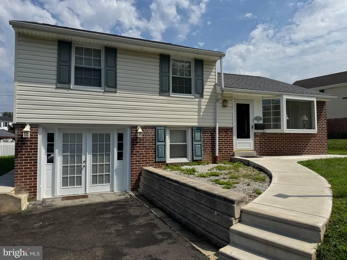 3805 Andrea Rd, Philadelphia, PA 19154 - #1