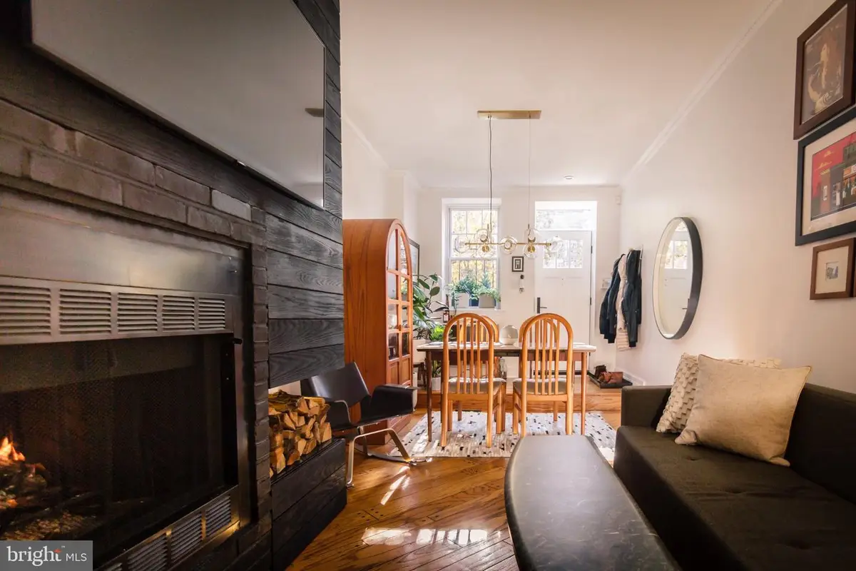 329 Fitzwater St, Philadelphia, PA 19147 - #1