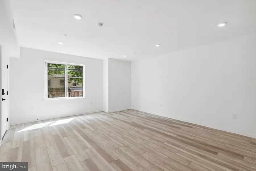 890 N 42nd St, Philadelphia, PA 19104 - #3