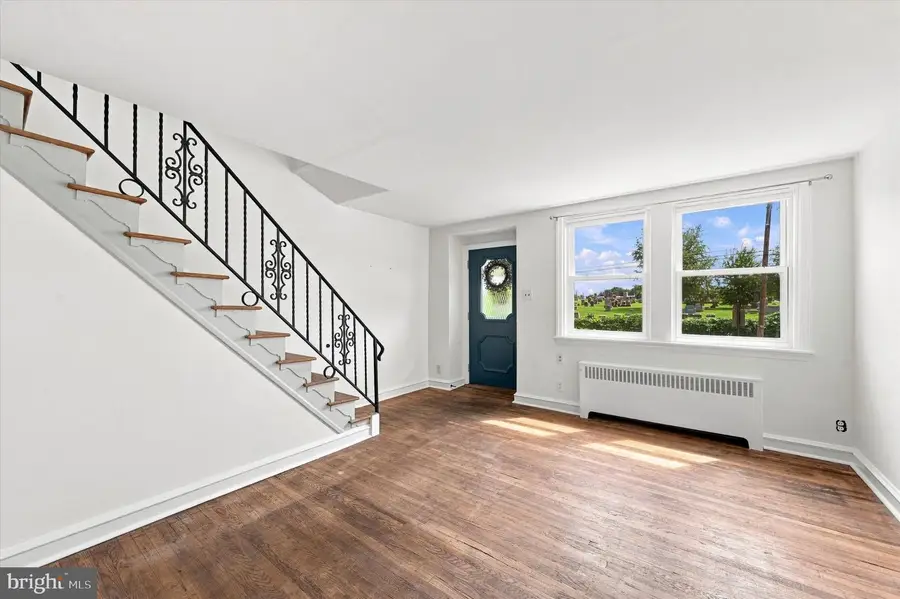547 Conarroe St, Philadelphia, PA 19128 - #2