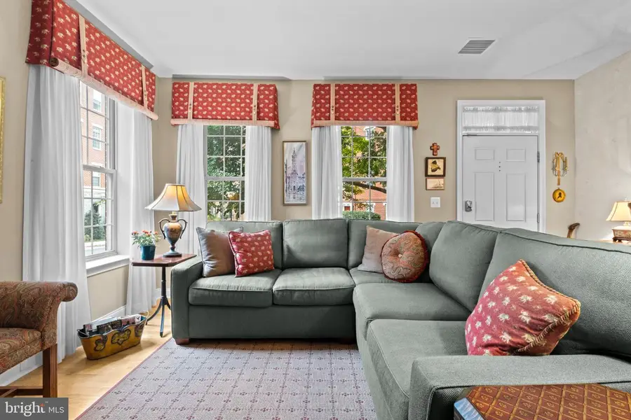 200 Admirals Way, Philadelphia, PA 19146 - #2