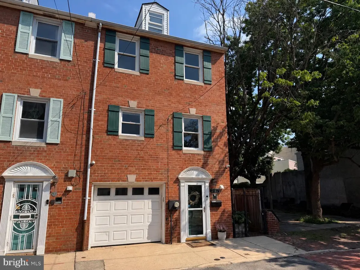217 Manton St, Philadelphia, PA 19147 - #1