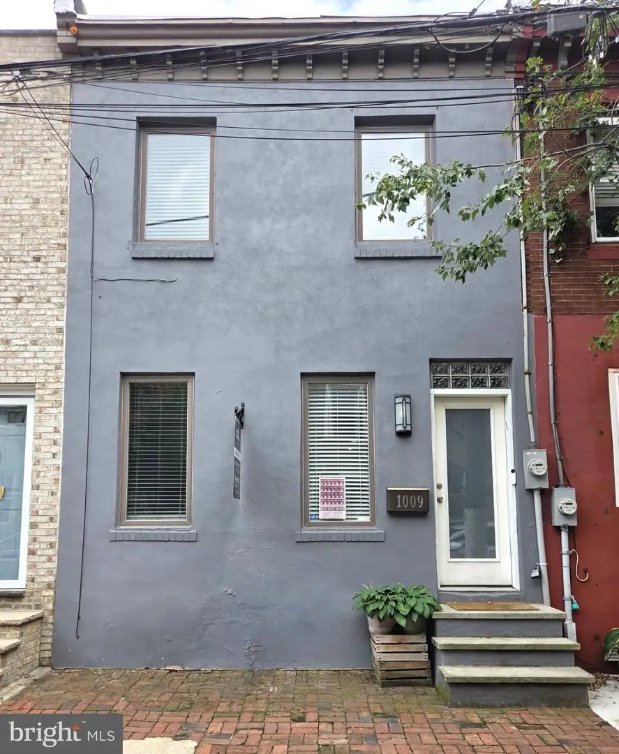 1009 S Chadwick St, Philadelphia, PA 19146 - #1