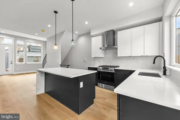 907 Emily St, PHILADELPHIA, PA 19148