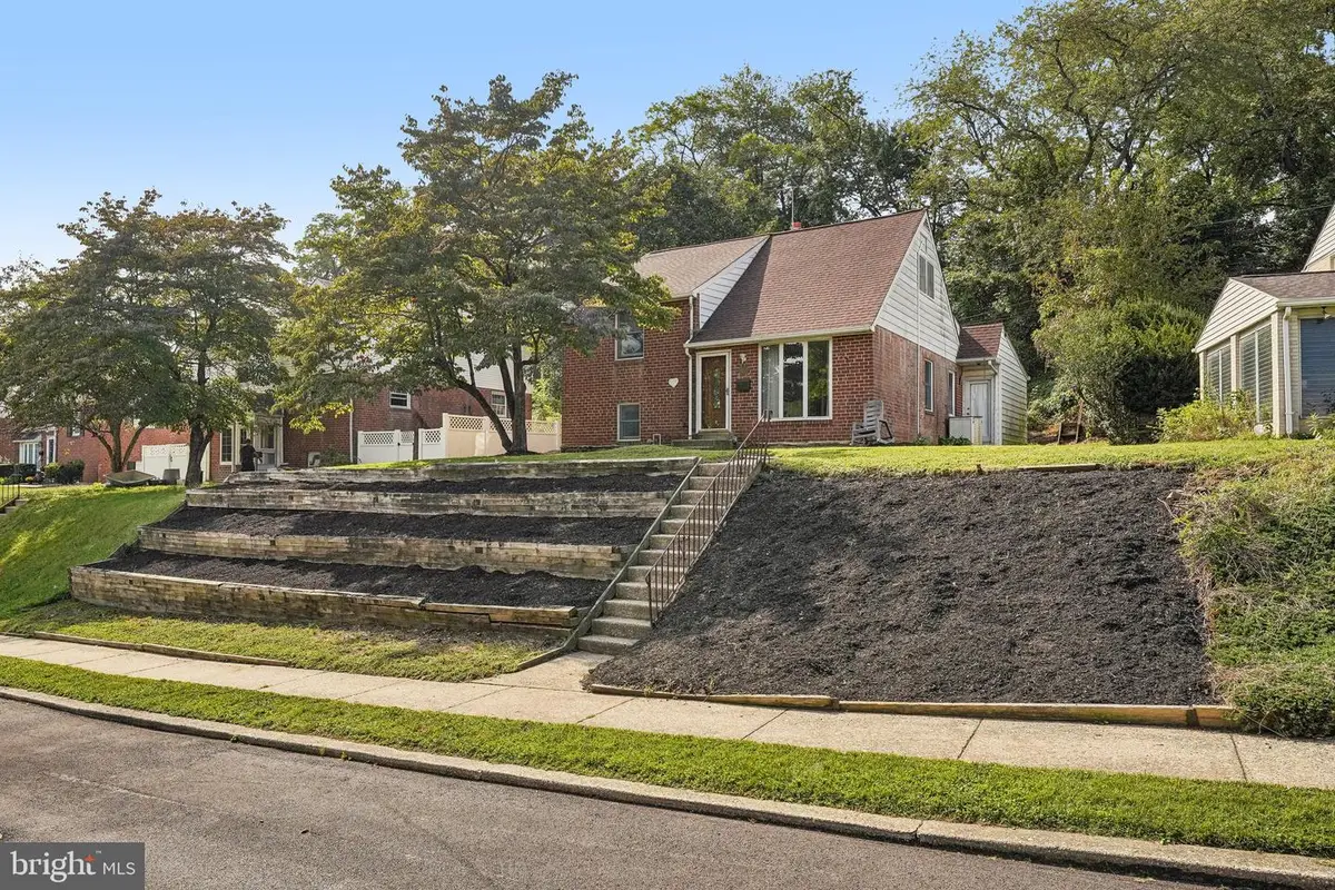 915 Lomond Ln, Philadelphia, PA 19128 - #1