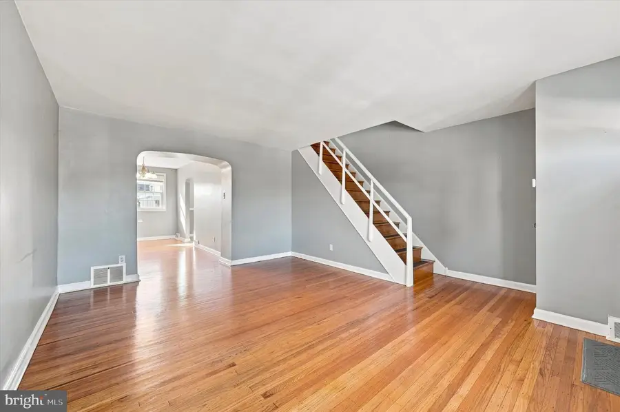 495 Kingsley St, Philadelphia, PA 19128 - #2