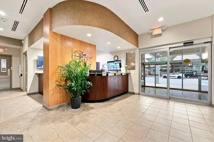 1900 John F Kennedy Blvd #1412, Philadelphia, PA 19103 - #3