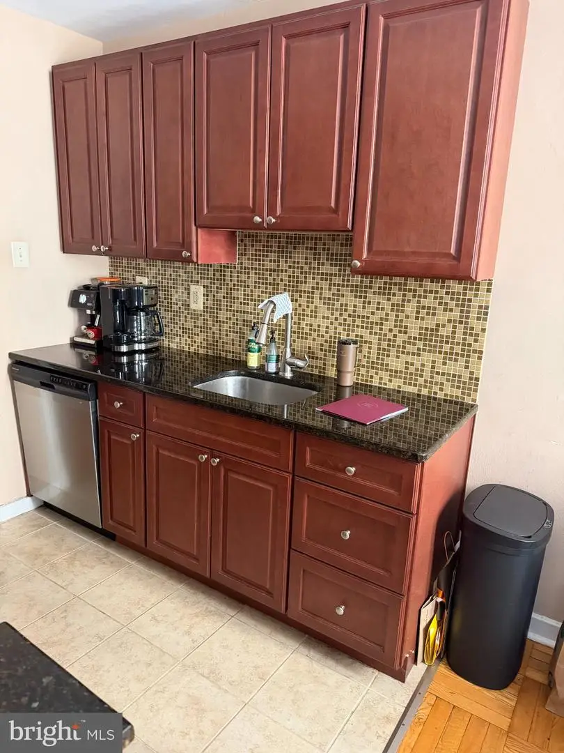 2601 Pennsylvania Ave #325, Philadelphia, PA 19130 - #3