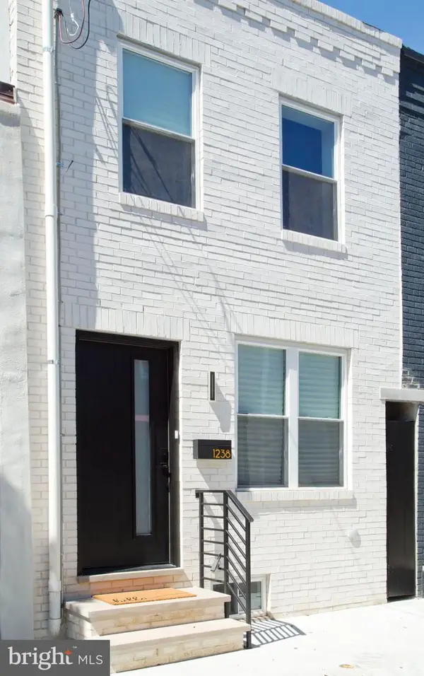 1238 S Warnock St, PHILADELPHIA, PA 19147