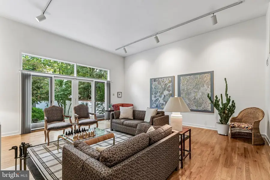 2030 Mount Vernon St, Philadelphia, PA 19130 - #2