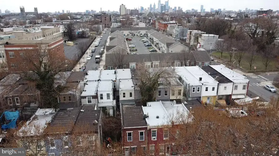 1030 W Monmouth St, Philadelphia, PA 19133 - #2
