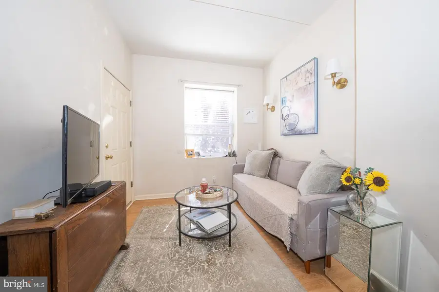 1827 Ginnodo St, Philadelphia, PA 19130 - #2