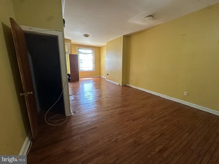 2335 Nicholas St, Philadelphia, PA 19121 - #3