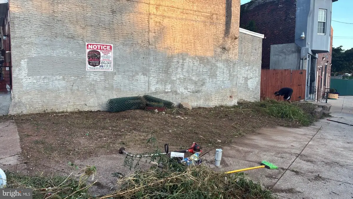 820 W Schiller St, Philadelphia, PA 19140 - #1