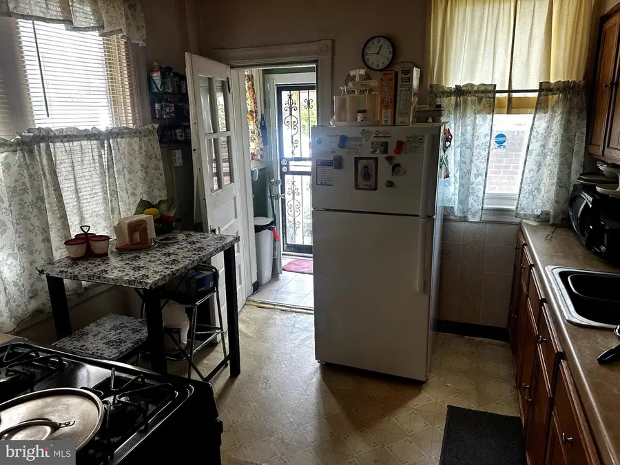 4255 N Marshall St, Philadelphia, PA 19140 - #3