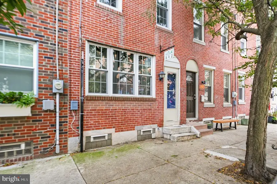 842 Almond St, Philadelphia, PA 19125 - #2
