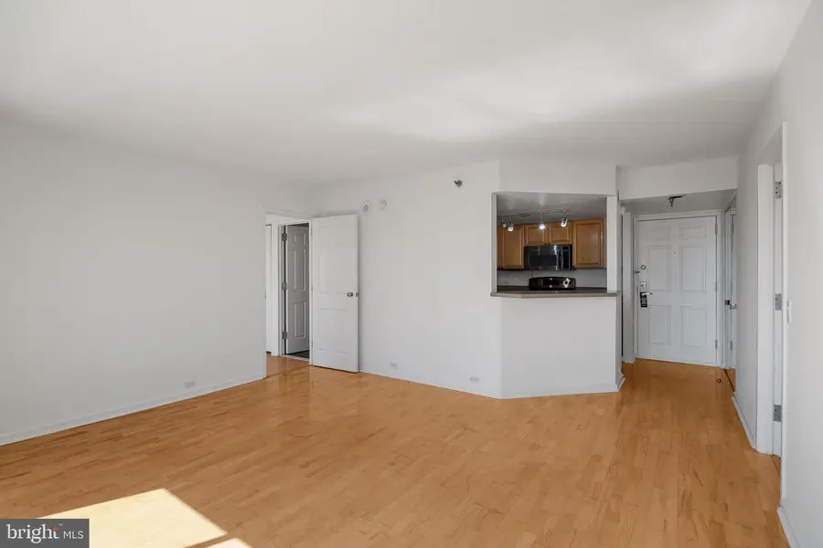 2001 Hamilton St #2004, Philadelphia, PA 19130 - #3