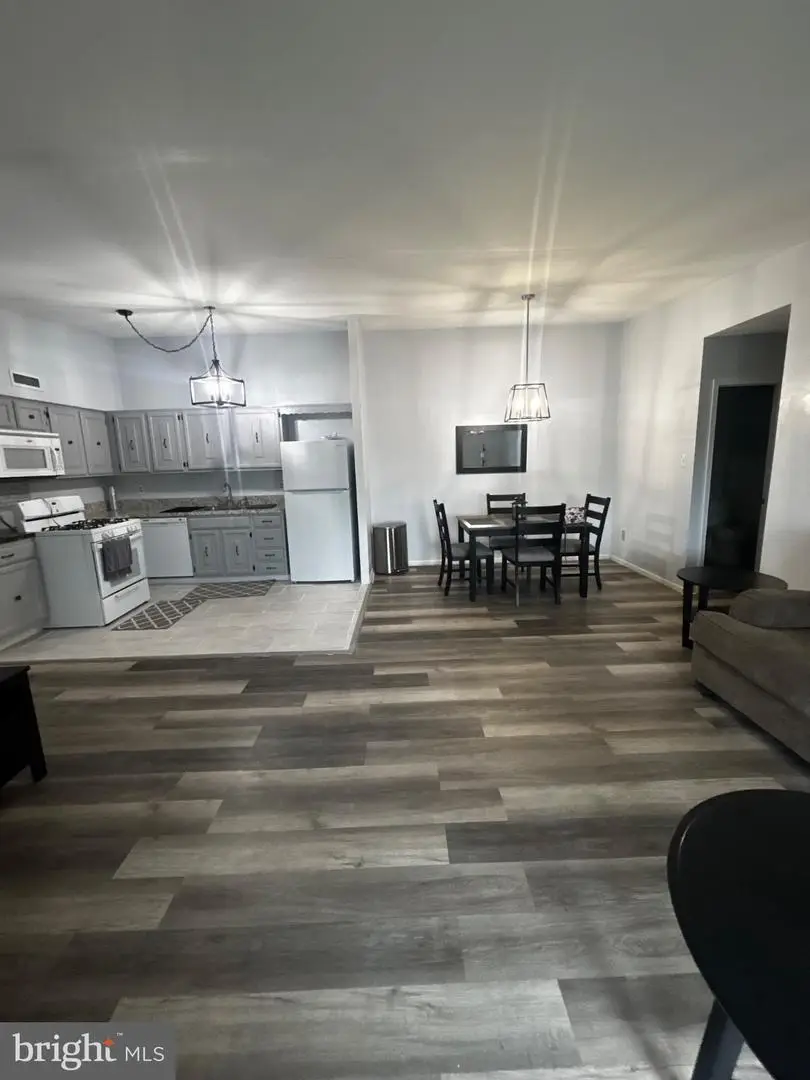 68202 Delaire Landing Rd #202, Philadelphia, PA 19114 - #2