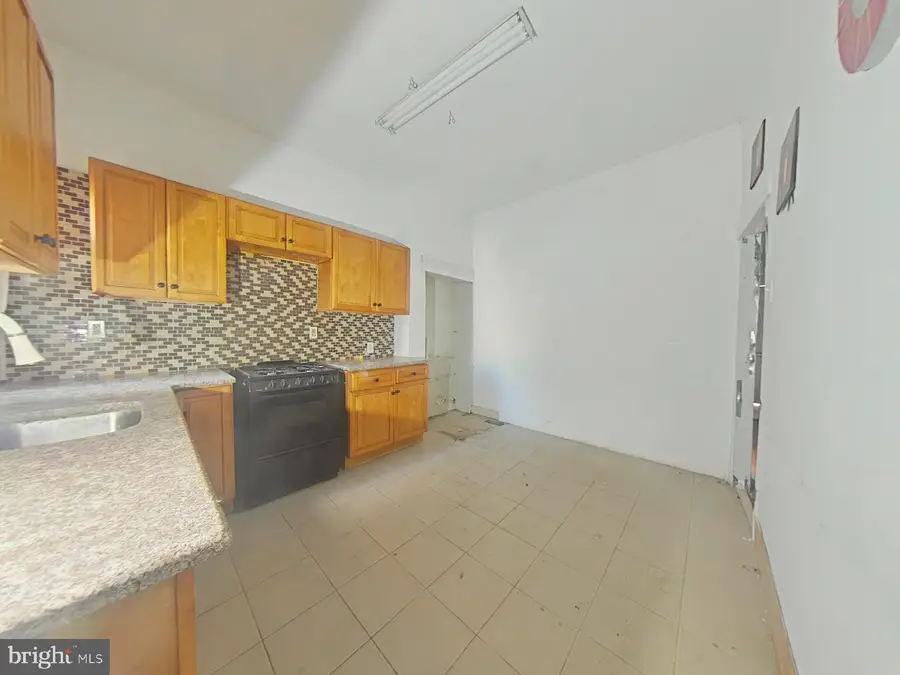 1708 N Lambert St, Philadelphia, PA 19121 - #3