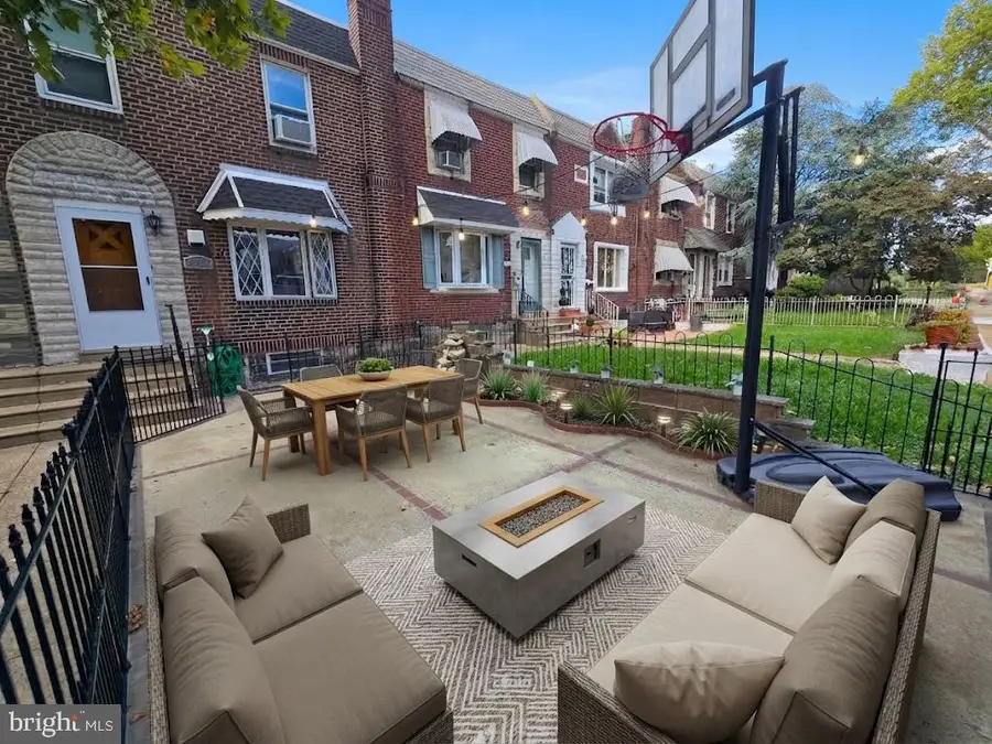 6338 Jackson St, Philadelphia, PA 19135 - #2