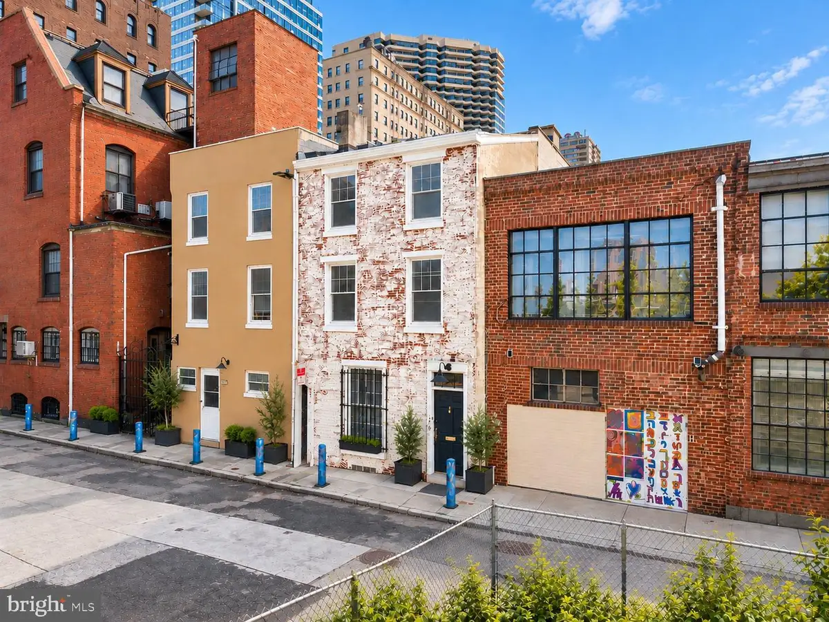 2010 Ionic St, Philadelphia, PA 19103 - #1