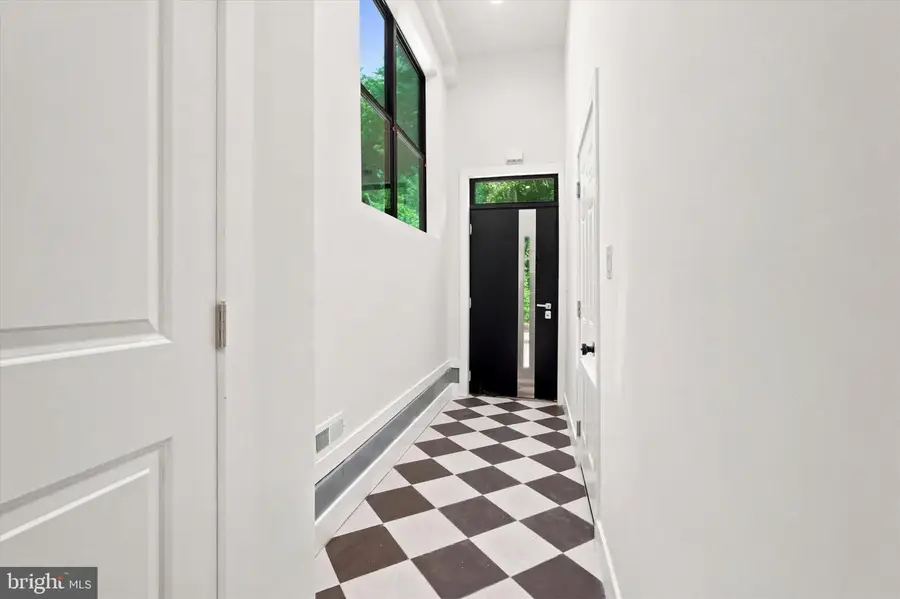 330 Carson St, Philadelphia, PA 19128 - #3