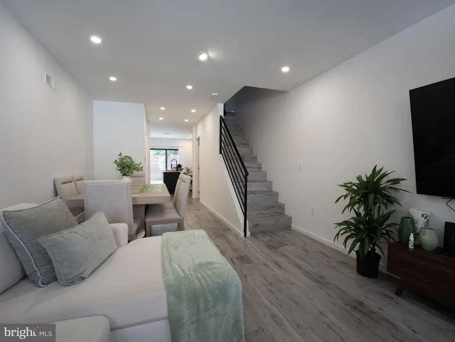 922 W York St, Philadelphia, PA 19133 - #3