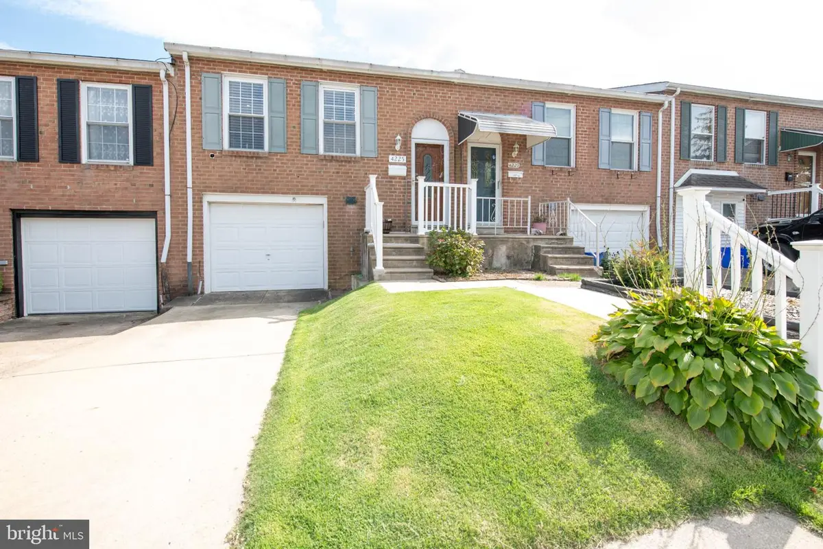 4225 Chalfont Pl, Philadelphia, PA 19154 - #1