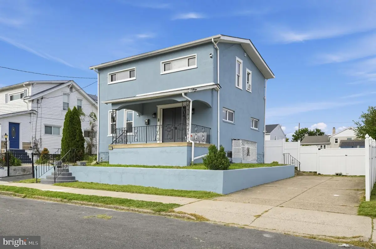 3605 Glenn St, Philadelphia, PA 19114 - #1
