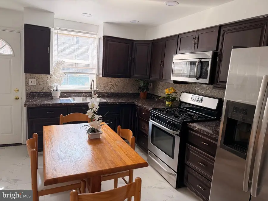1202 Mt Vernon St, Philadelphia, PA 19123 - #2