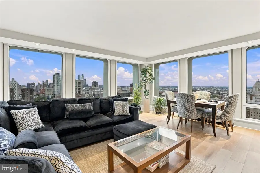 210 Locust St #28g, Philadelphia, PA 19106 - #2