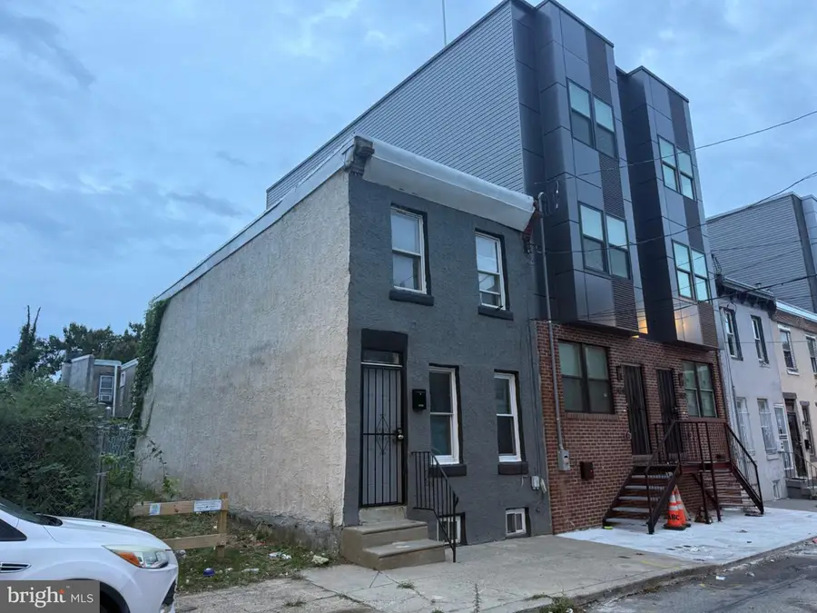 1016 W Arizona St, Philadelphia, PA 19133 - #2