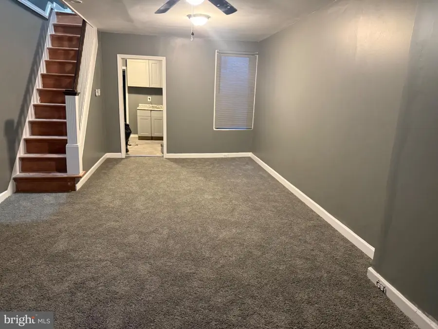 1016 W Arizona St, Philadelphia, PA 19133 - #3