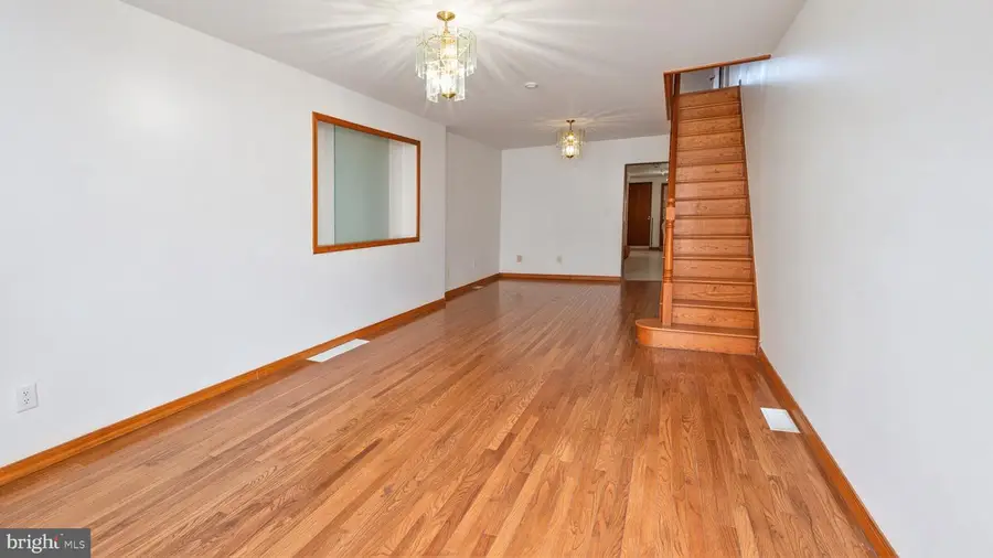 1813 E Hazzard St, Philadelphia, PA 19125 - #3
