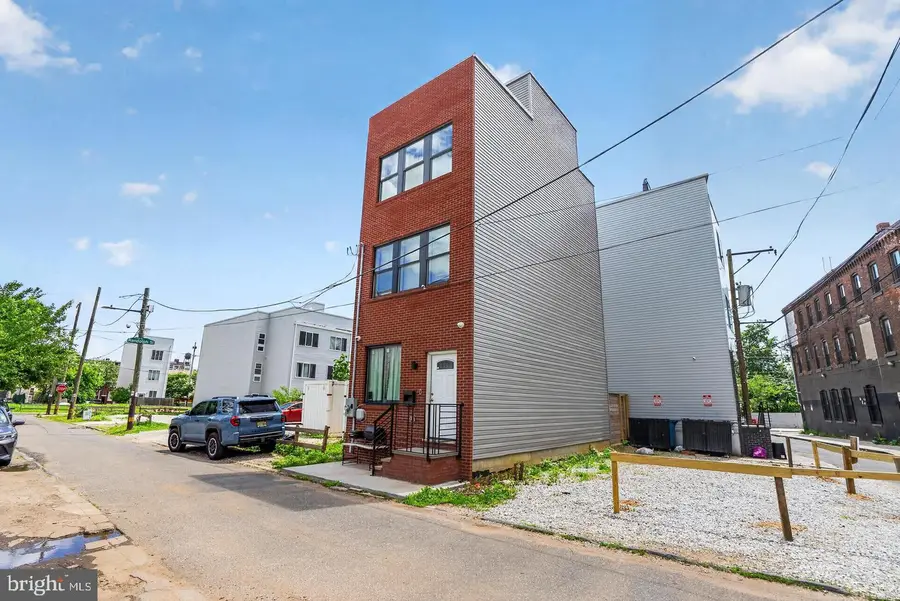 540 Edgley St, Philadelphia, PA 19122 - #2