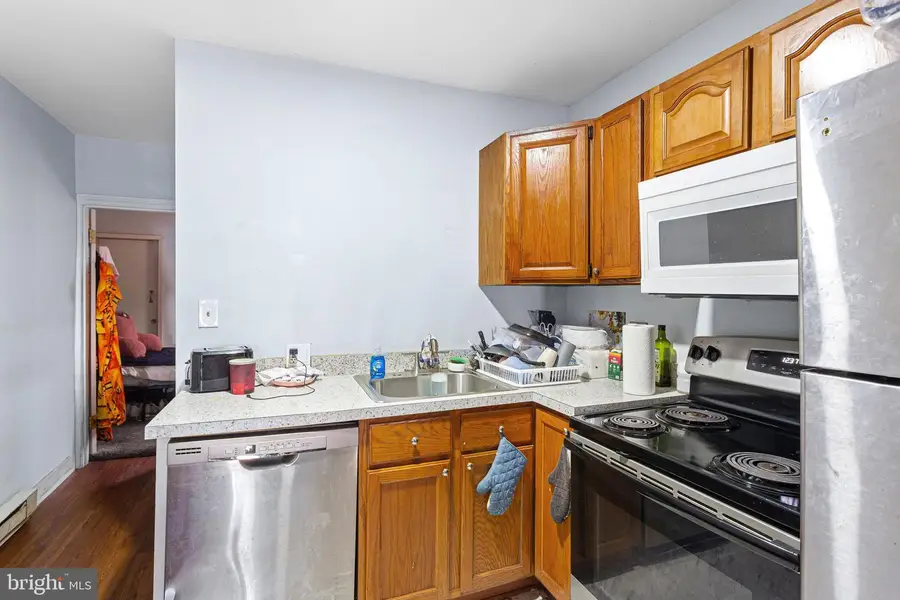 526 W Cambria St, Philadelphia, PA 19133 - #3