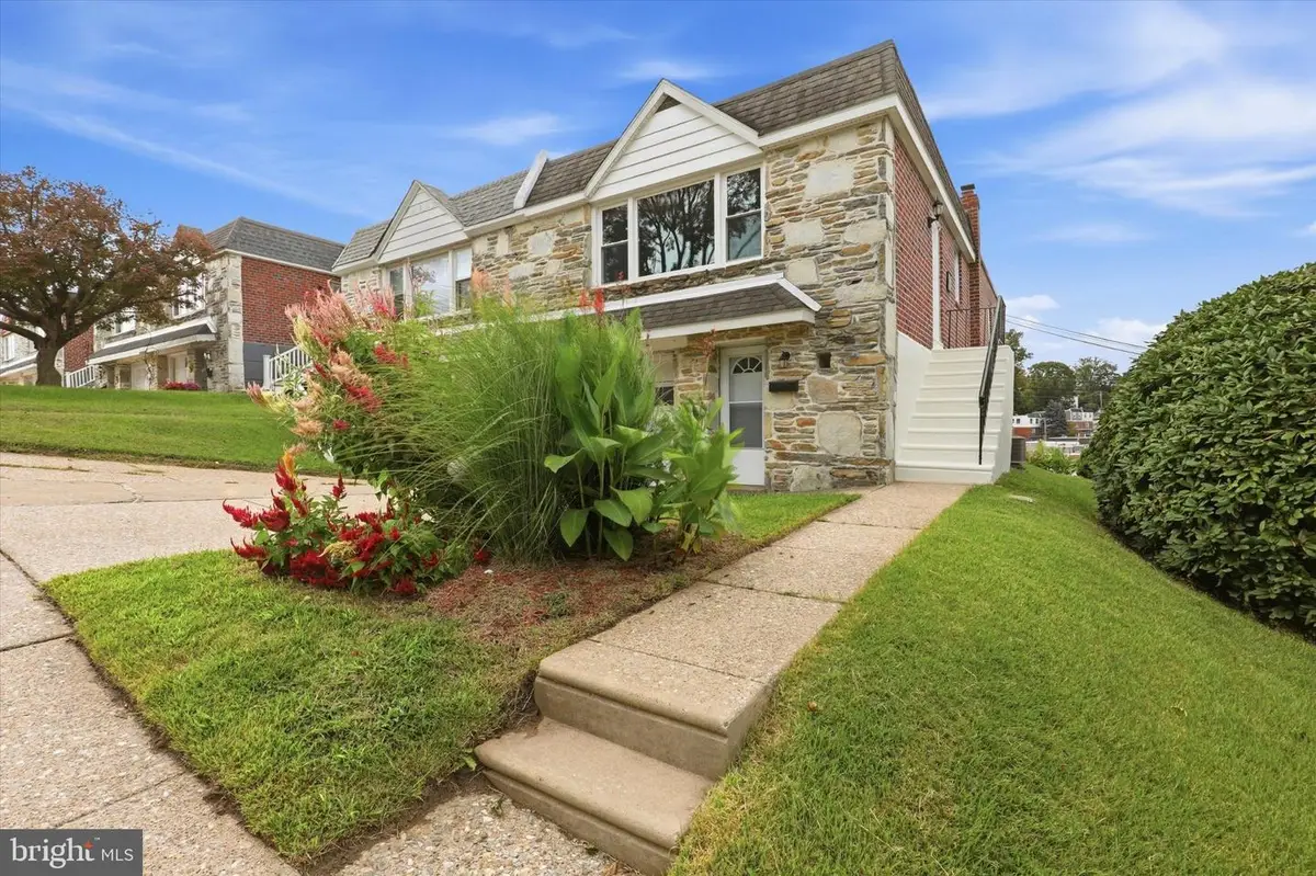 704 Hill Rd, Philadelphia, PA 19128 - #1