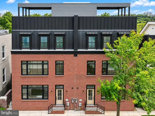 210 Kalos St, PHILADELPHIA, PA 19128