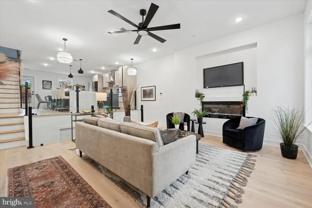 128 E Sharpnack St, Philadelphia, PA 19119 - #1