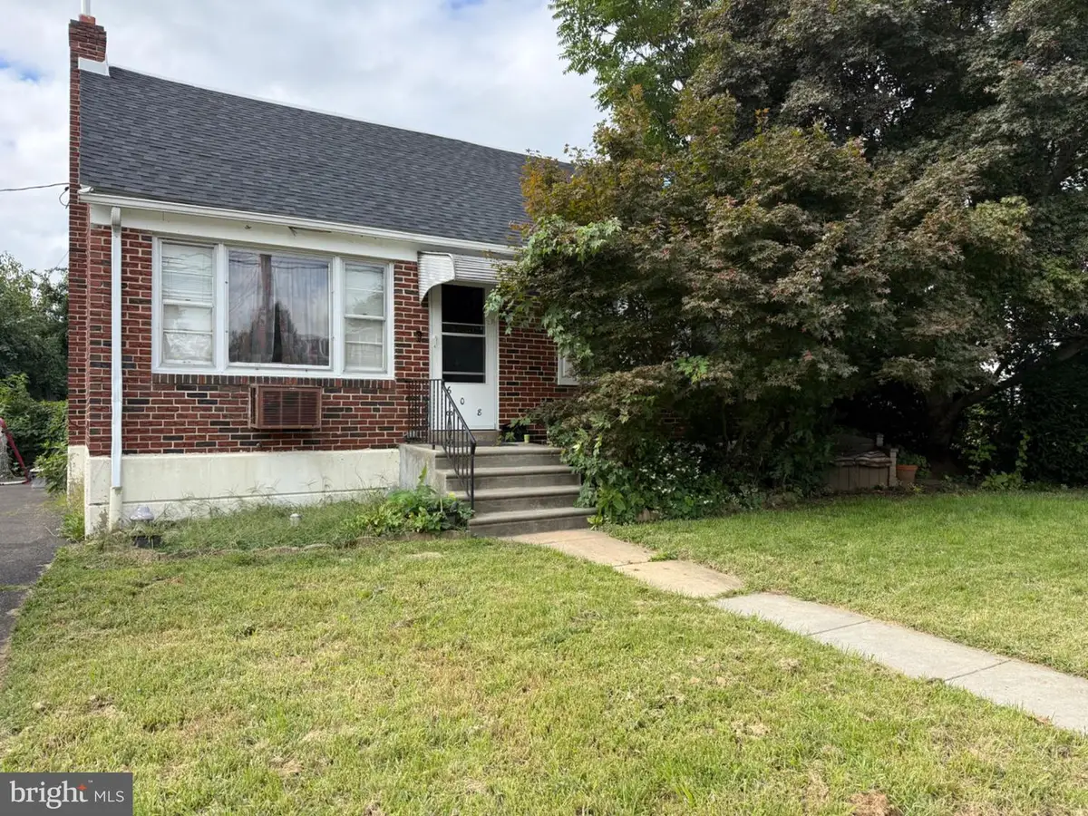 608 Hoffnagle St, Philadelphia, PA 19111 - #1