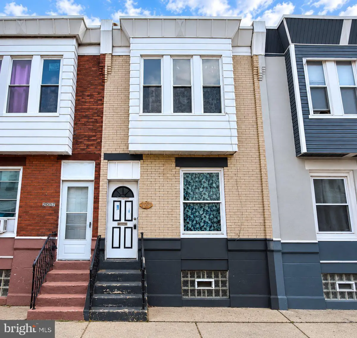 2059 E Victoria St, Philadelphia, PA 19134 - #1