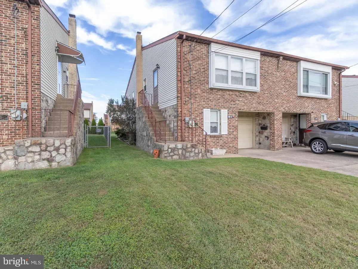 7914 Brous Ave, Philadelphia, PA 19152 - #1