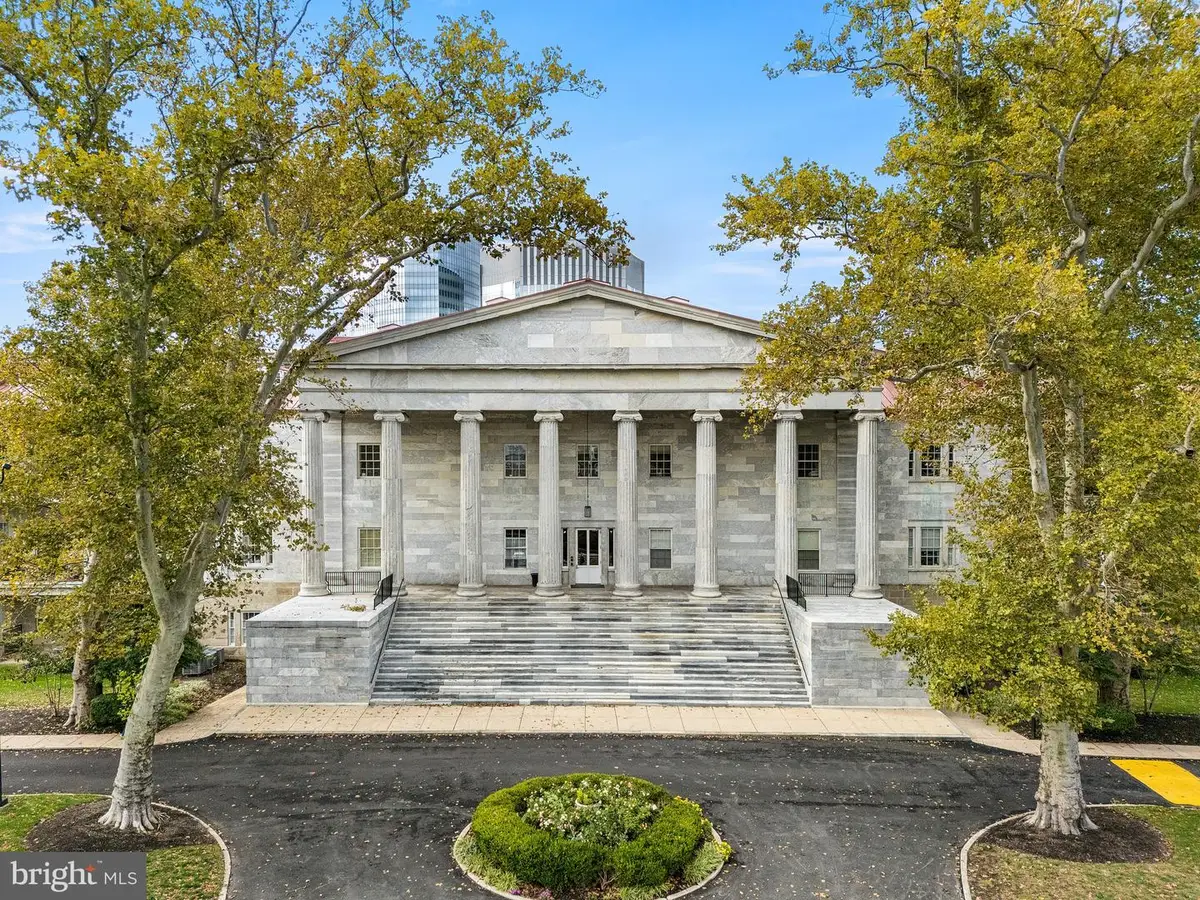 1 Academy Cir #221, Philadelphia, PA 19146 - #1