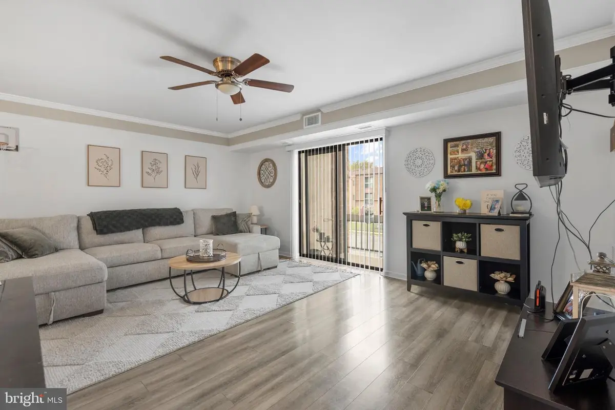 47202 Delaire Landing Rd #202, Philadelphia, PA 19114 - #1