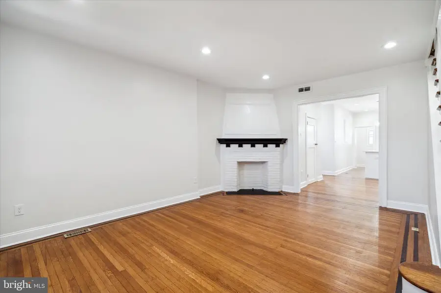 6825 N 18th St, Philadelphia, PA 19126 - #3