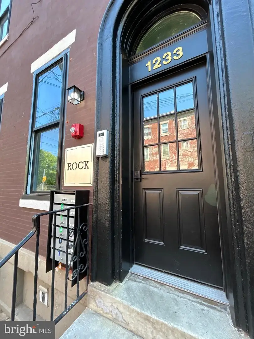 1233 N 6th St, Philadelphia, PA 19122 - #2