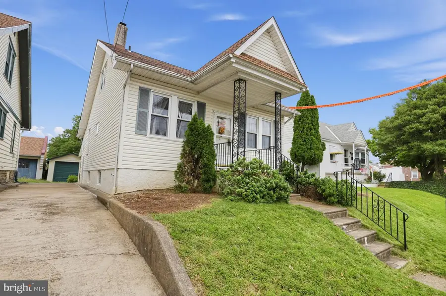 7922 Frontenac St, Philadelphia, PA 19111 - #2