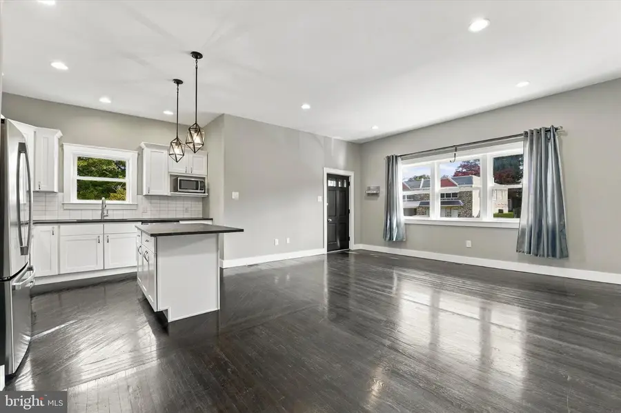 7242 Hill Rd, Philadelphia, PA 19128 - #2